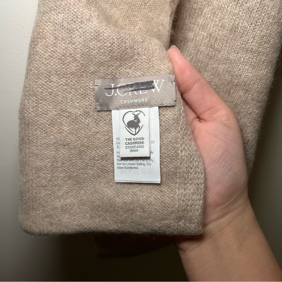 J. Crew Cashmere Wrap Scarf One Size NEW - Picture 3 of 7